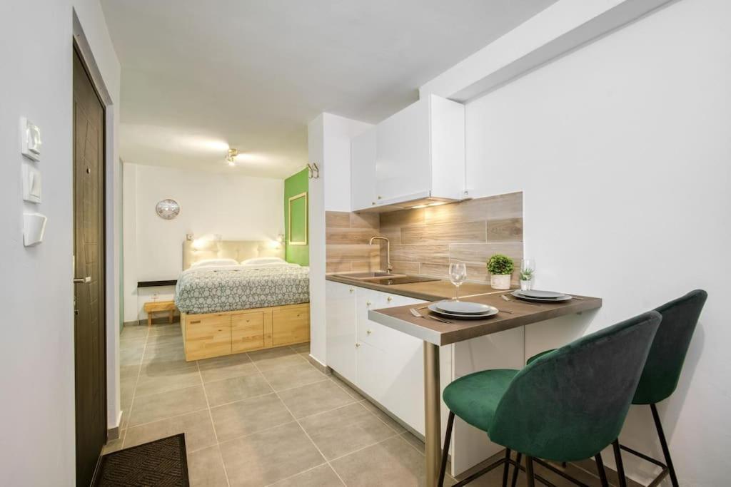 Modern Boutique Apartment アテネ エクステリア 写真